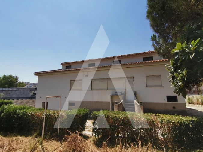 Moradia T4 para Venda em Loures Foto 39