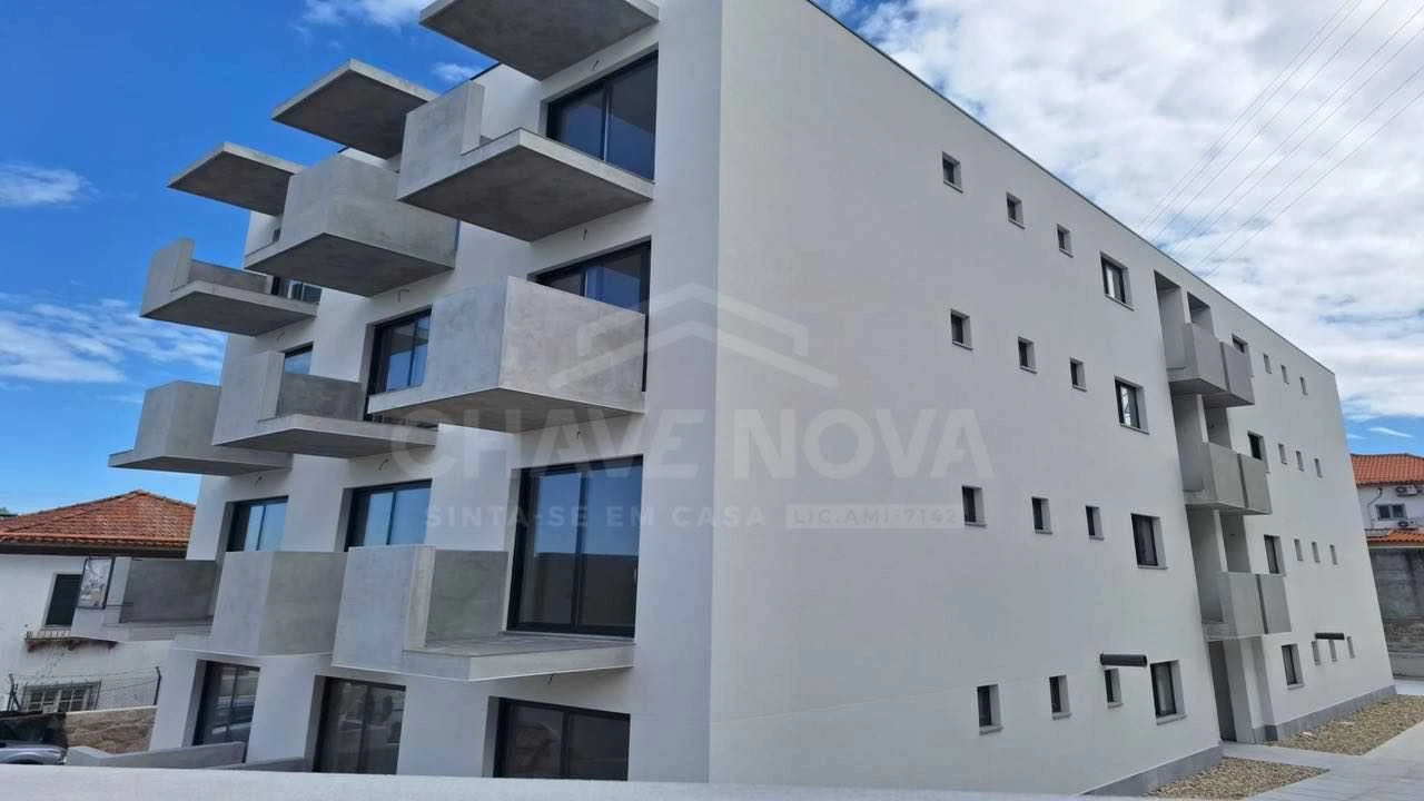 Apartamento T3 para Venda em Arcozelo Foto 2