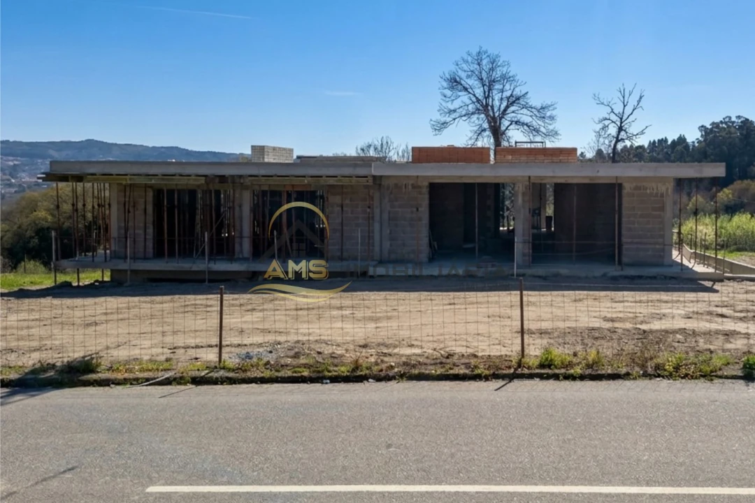 Moradia T3 para Venda em Golães Foto 4