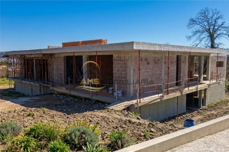 Moradia T3 para Venda em Golães Foto 5