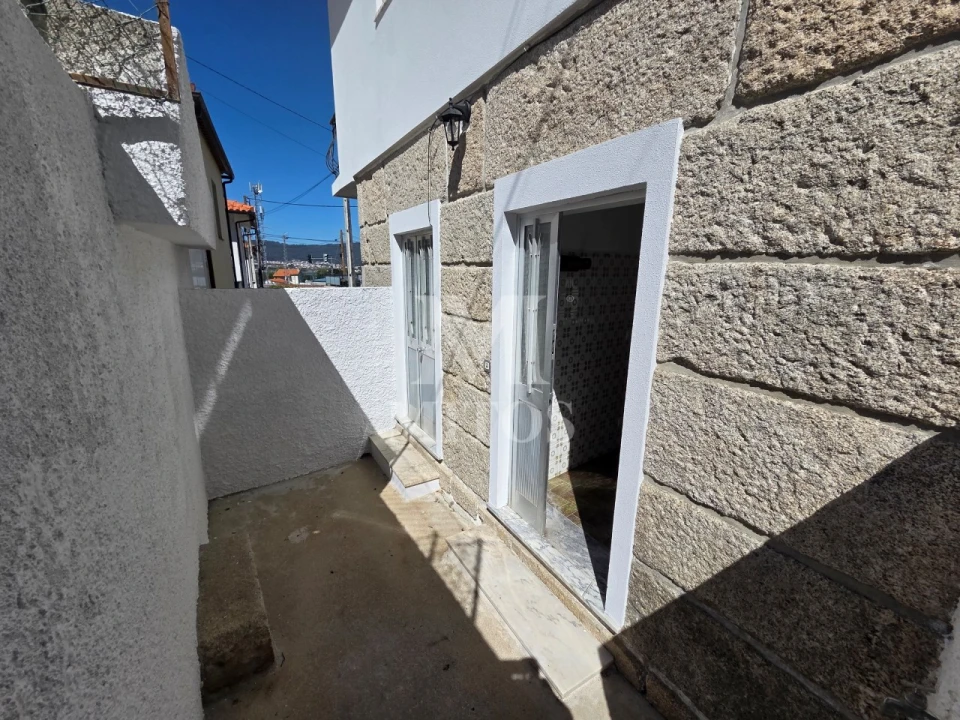 Moradia T2 para Venda em Darque Foto 13