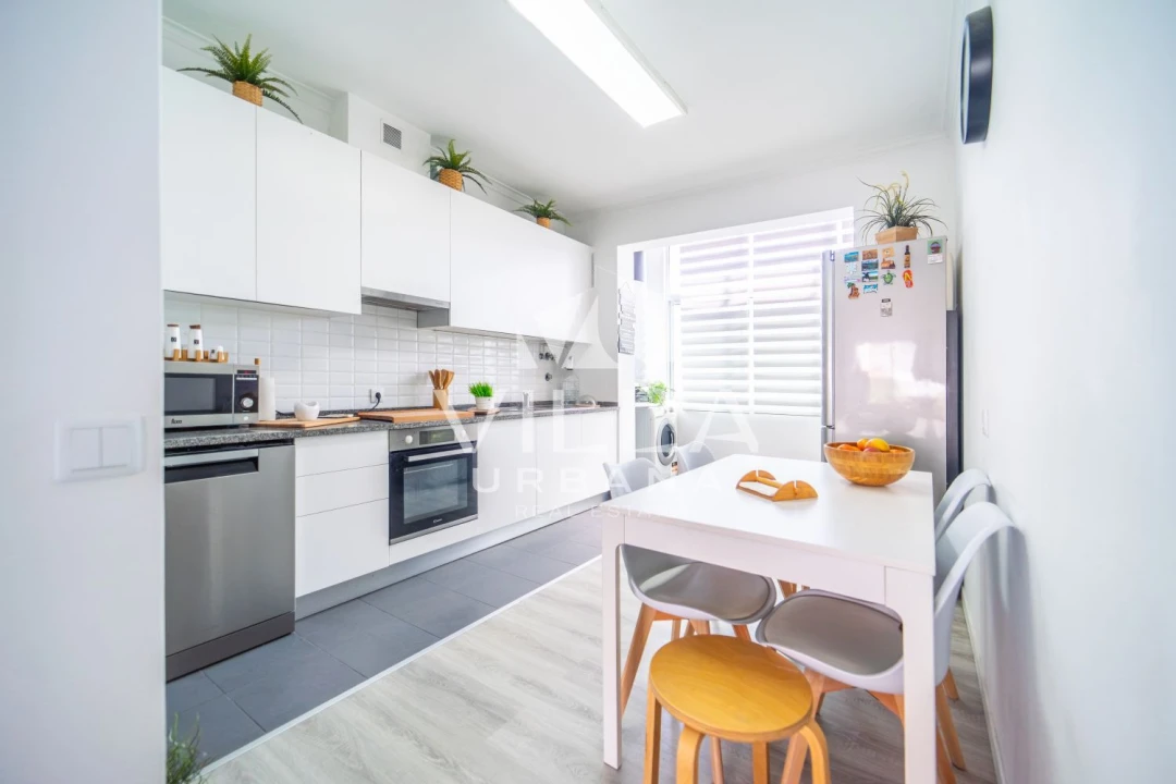 Apartamento T4 para Venda em Corroios Foto 11