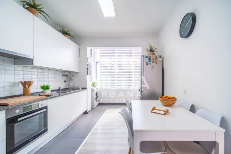 Apartamento T4 para Venda em Corroios Foto 12