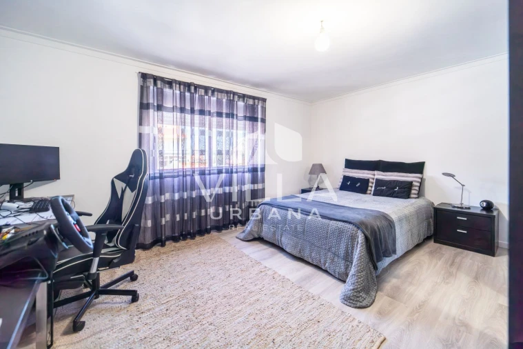 Apartamento T4 para Venda em Corroios Foto 20