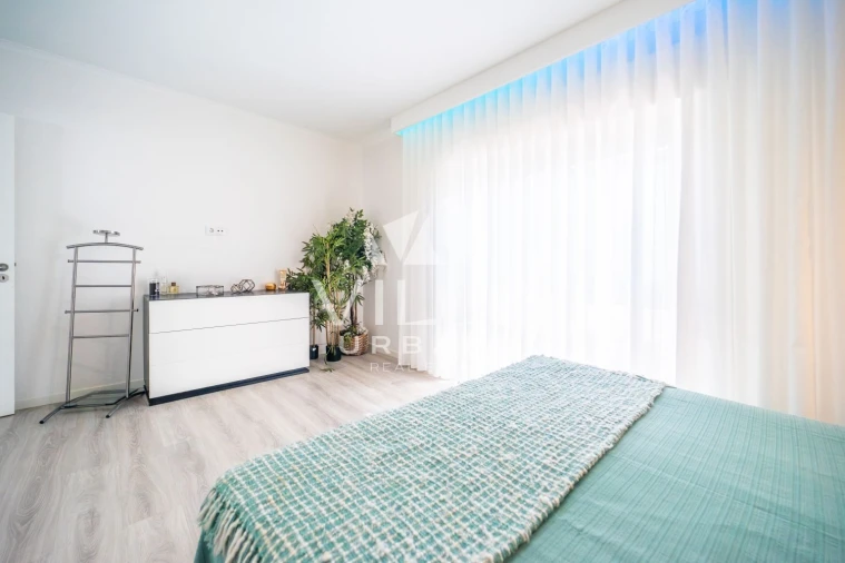 Apartamento T4 para Venda em Corroios Foto 4