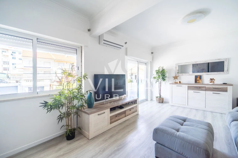 Apartamento T4 para Venda em Corroios Foto 18