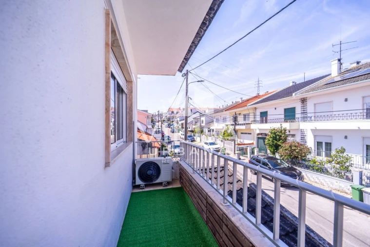 Apartamento T4 para Venda em Corroios Foto 37