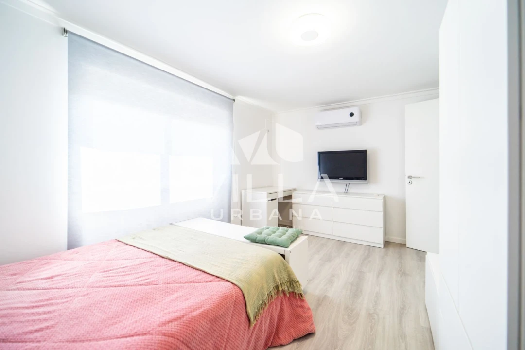 Apartamento T4 para Venda em Corroios Foto 24