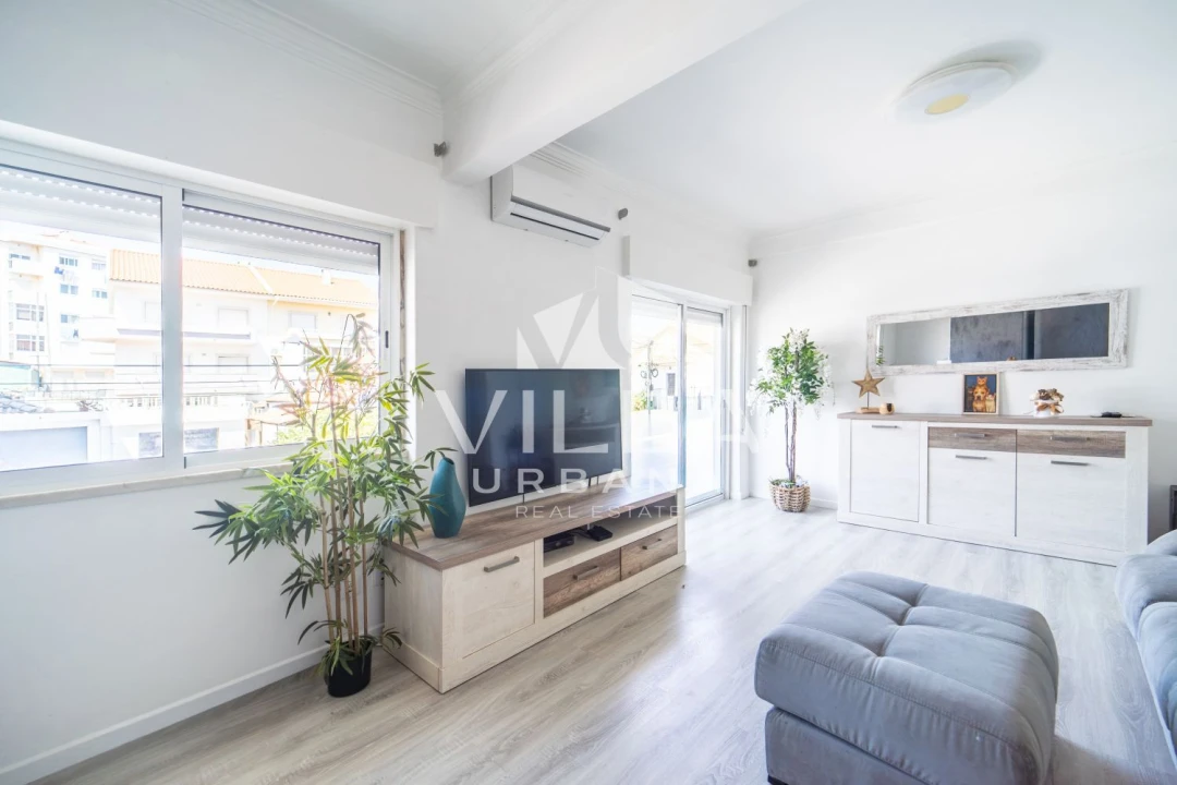 Apartamento T4 para Venda em Corroios Foto 18