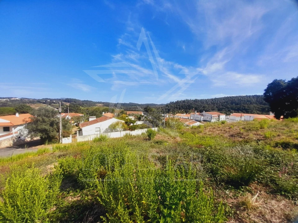 Moradia T3 para Venda em Salir de Matos Foto 11