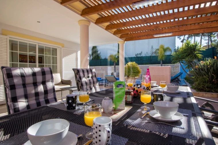 Moradia T4 para Arrendamento férias em Albufeira e Olhos de Água Foto 2