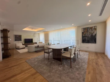 Apartamento T2 para Venda em Carcavelos e Parede