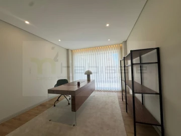 Apartamento T2 para Venda em Carcavelos e Parede