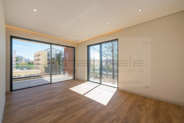 Apartamento T2 para Venda em Carcavelos e Parede Foto 18