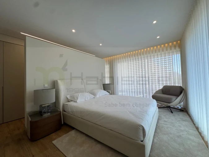 Apartamento T2 para Venda em Carcavelos e Parede Foto 22