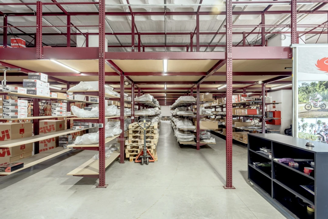 Armazém para Arrendamento em Alfragide Foto 4