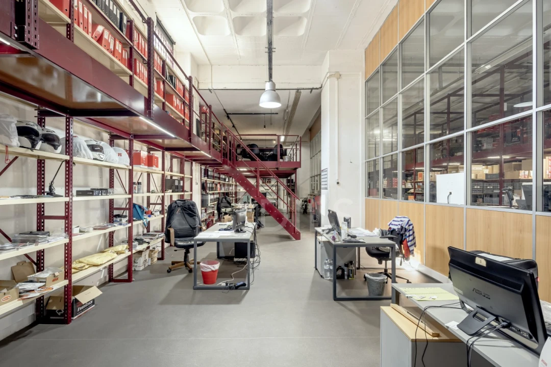 Armazém para Arrendamento em Alfragide Foto 14