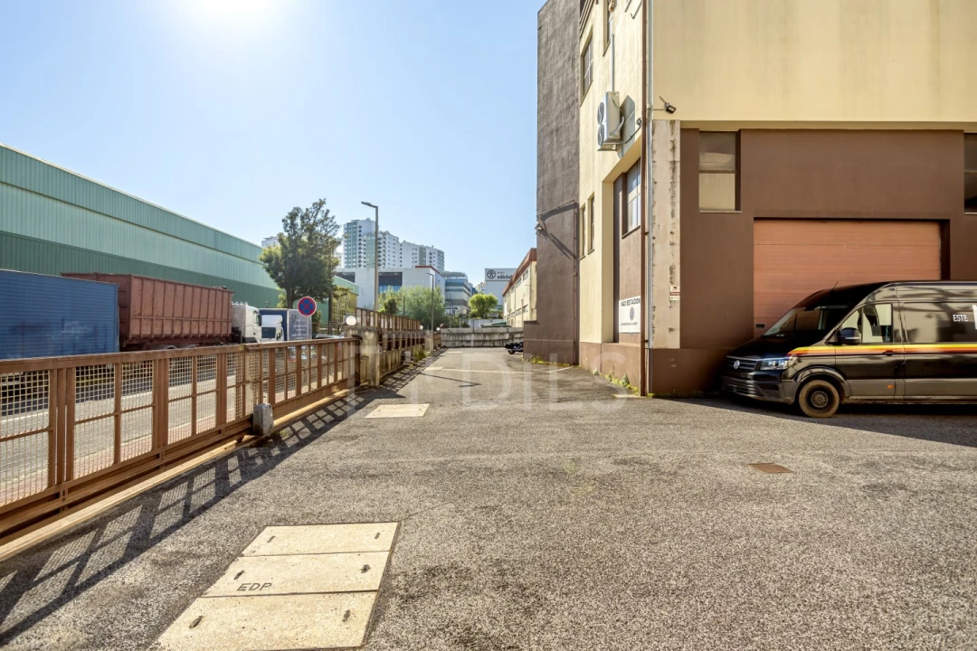 Armazém para Arrendamento em Alfragide Foto 17