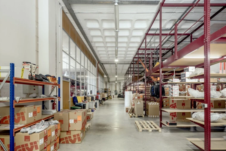 Armazém para Arrendamento em Alfragide Foto 8