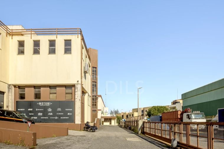 Armazém para Arrendamento em Alfragide Foto 18