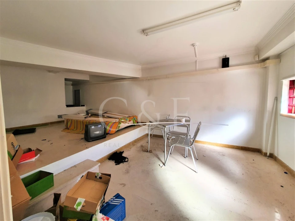 Loja para Arrendamento em Almada, Cova da Piedade, Pragal e Cacilhas Foto 12