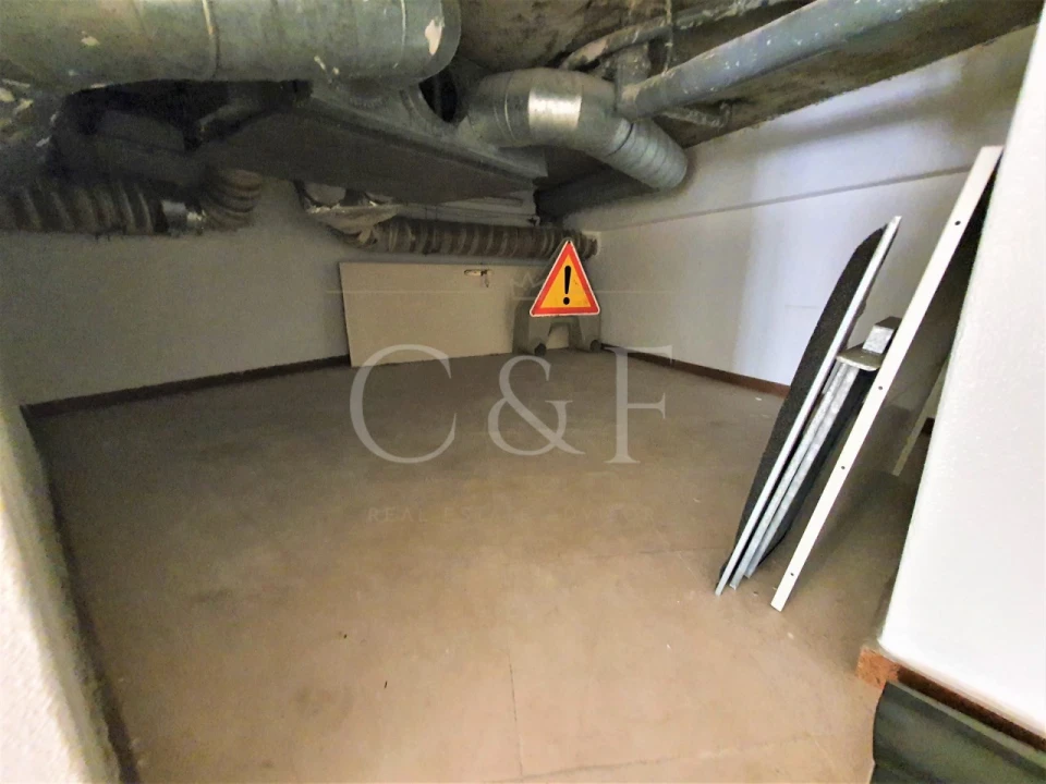 Loja para Arrendamento em Almada, Cova da Piedade, Pragal e Cacilhas Foto 13