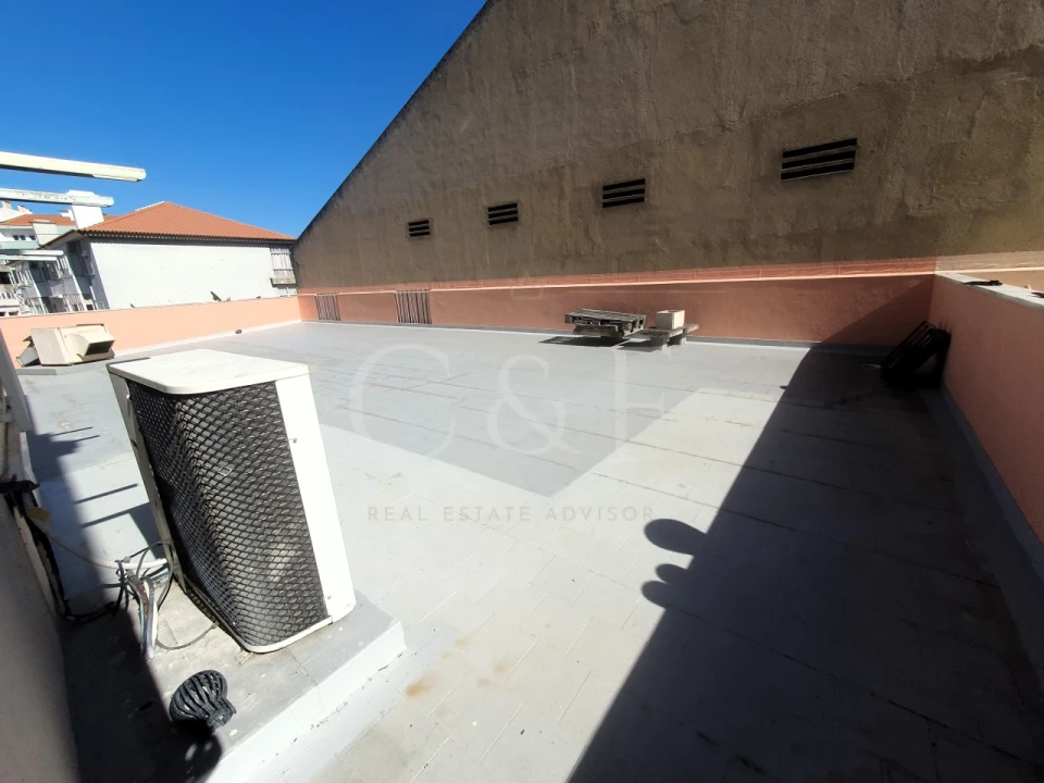 Loja para Arrendamento em Almada, Cova da Piedade, Pragal e Cacilhas Foto 19