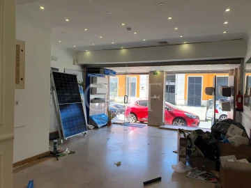 Loja para Arrendamento em Almada, Cova da Piedade, Pragal e Cacilhas