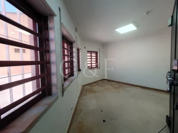 Loja para Arrendamento em Almada, Cova da Piedade, Pragal e Cacilhas