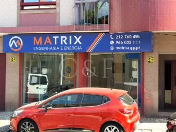 Loja para Arrendamento em Almada, Cova da Piedade, Pragal e Cacilhas