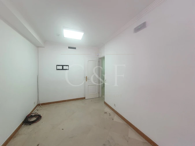 Loja para Arrendamento em Almada, Cova da Piedade, Pragal e Cacilhas Foto 13