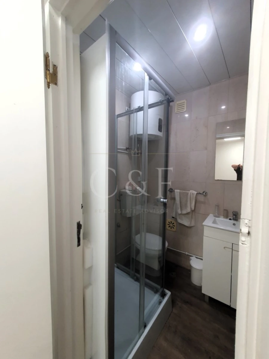 Loja para Arrendamento em Almada, Cova da Piedade, Pragal e Cacilhas Foto 18