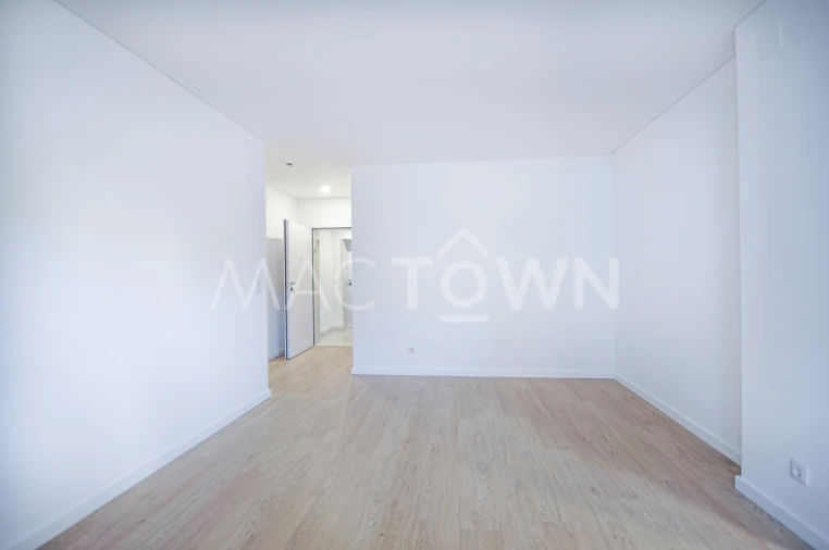 Apartamento T2 para Venda em Camarate, Unhos e Apelação Foto 1