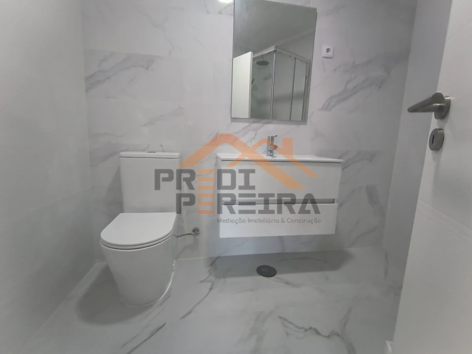 Apartamento T2 para Venda em Odivelas Foto 8