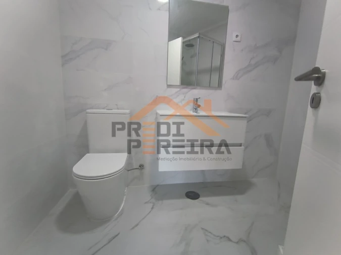 Apartamento T2 para Venda em Odivelas Foto 8