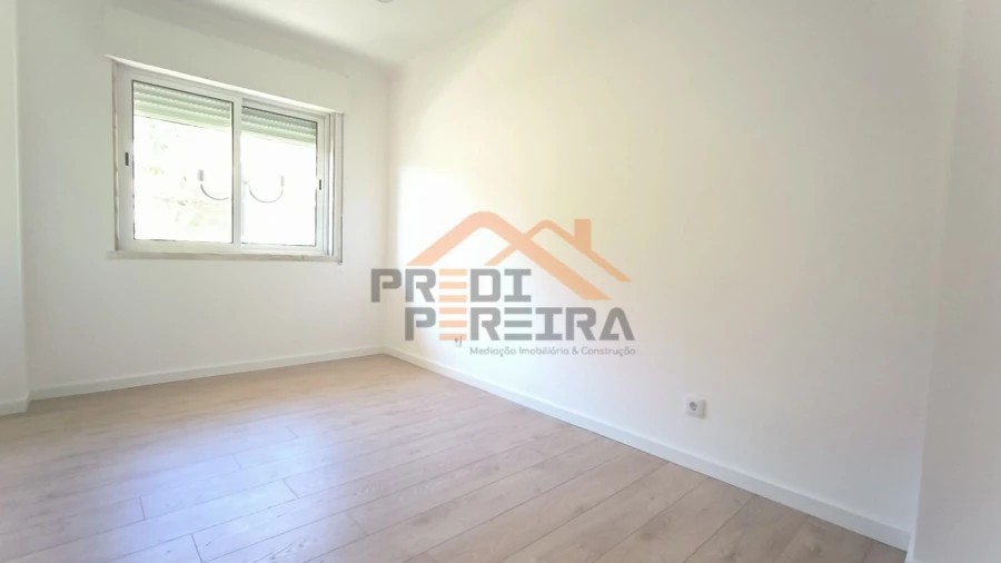 Apartamento T2 para Venda em Odivelas Foto 23