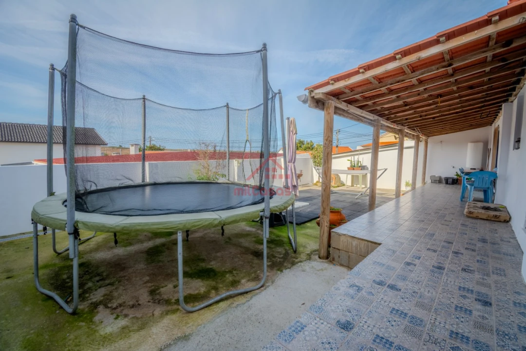 Moradia T3 para Venda em São Pedro da Cadeira Foto 18