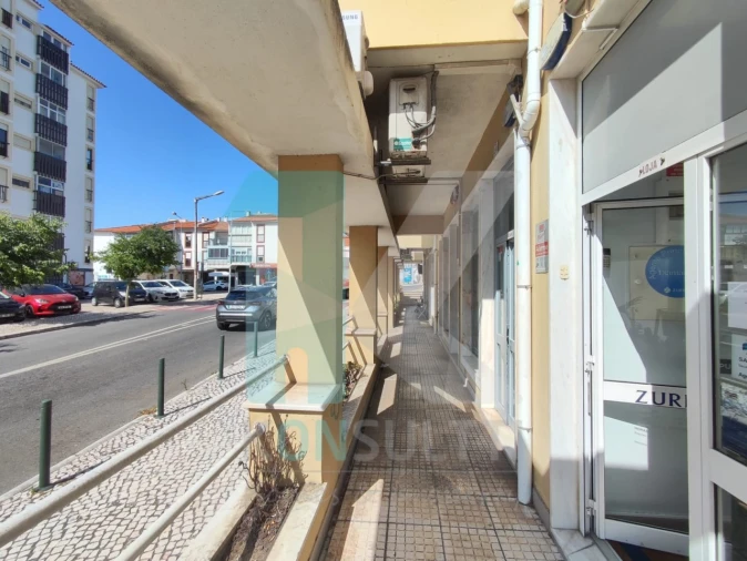 Loja para Venda em Carcavelos e Parede Foto 9