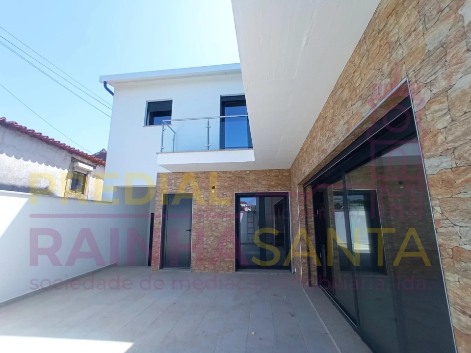 Moradia T3 para Arrendamento em São Pedro de Alva e São Paio de Mondego Foto 3