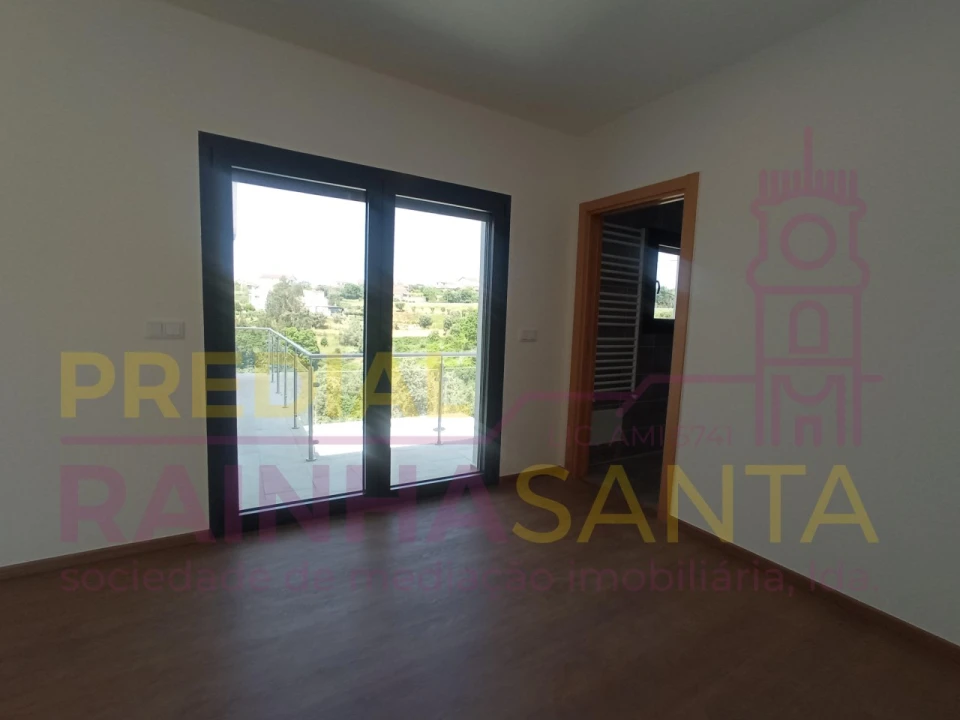 Moradia T3 para Arrendamento em São Pedro de Alva e São Paio de Mondego Foto 16