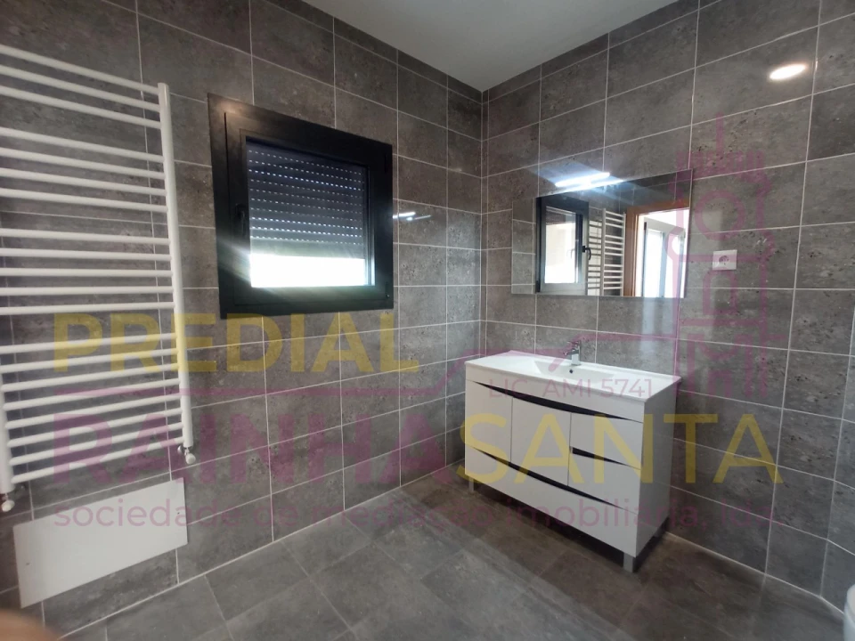 Moradia T3 para Arrendamento em São Pedro de Alva e São Paio de Mondego Foto 18