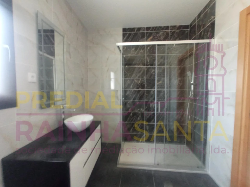 Moradia T3 para Arrendamento em São Pedro de Alva e São Paio de Mondego Foto 24