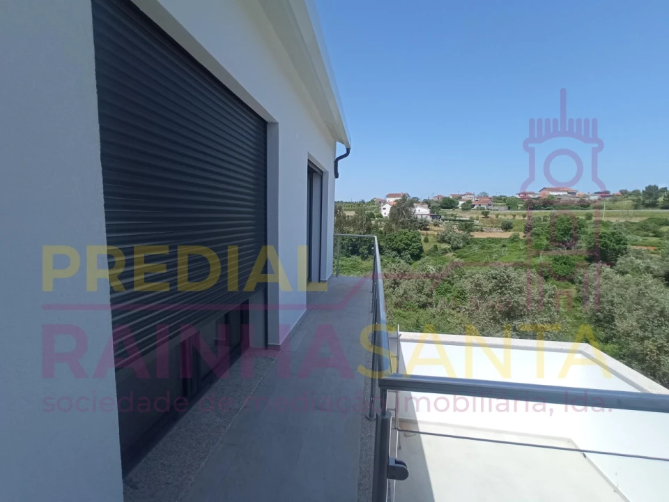 Moradia T3 para Arrendamento em São Pedro de Alva e São Paio de Mondego Foto 28
