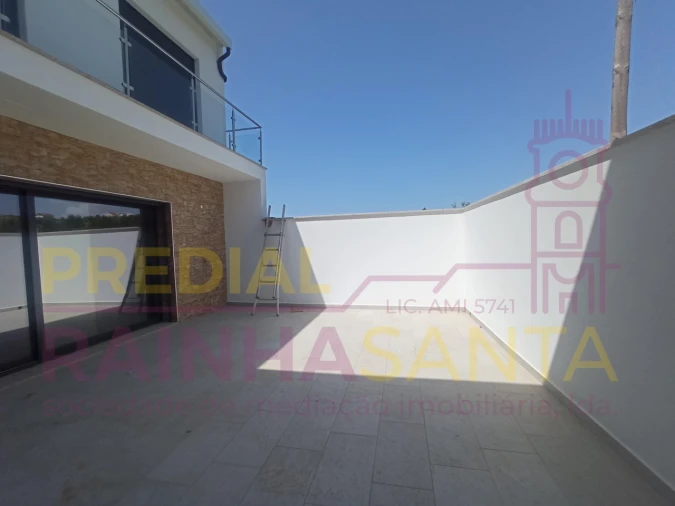 Moradia T3 para Arrendamento em São Pedro de Alva e São Paio de Mondego Foto 5