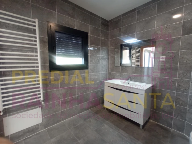 Moradia T3 para Arrendamento em São Pedro de Alva e São Paio de Mondego Foto 18