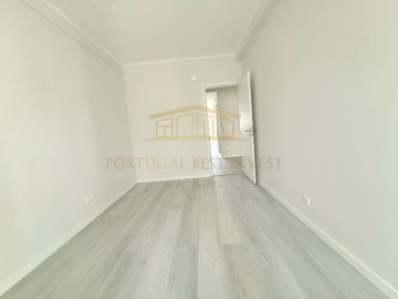 Apartamento T2 para Venda em Oeiras e São Julião da Barra, Paço de Arcos e Caxias