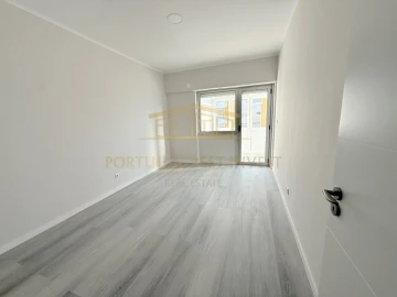 Apartamento T2 para Venda em Oeiras e São Julião da Barra, Paço de Arcos e Caxias