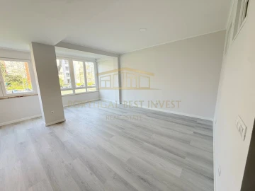 Apartamento T2 para Venda em Oeiras e São Julião da Barra, Paço de Arcos e Caxias