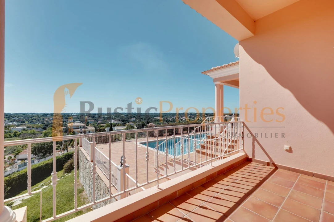 Moradia T5 para Venda em Loule (São Sebastião) Foto 16