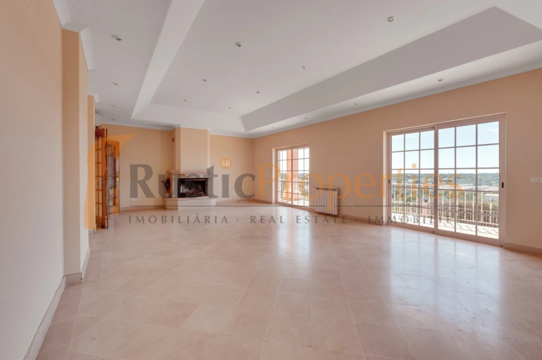 Moradia T5 para Venda em Loule (São Sebastião) Foto 8